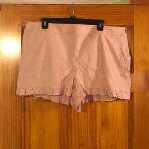 Beautiful ruffle edge shorts